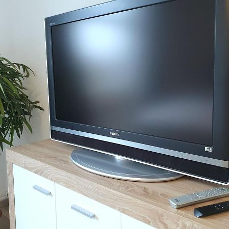 Moderne Wohlfuehloase Zentral In Seenaehe - Pillow Menu, 2 Stk 55" Smart Tvs, Netflix, Disneyplus Uvm Wetter  Extérieur photo