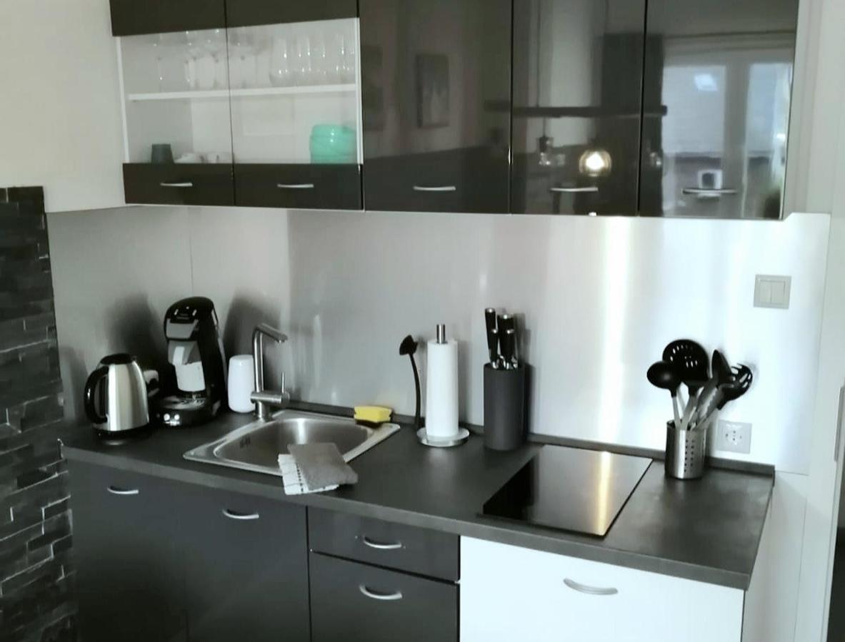 Moderne Wohlfuehloase Zentral In Seenaehe - Pillow Menu, 2 Stk 55" Smart Tvs, Netflix, Disneyplus Uvm Wetter  Extérieur photo