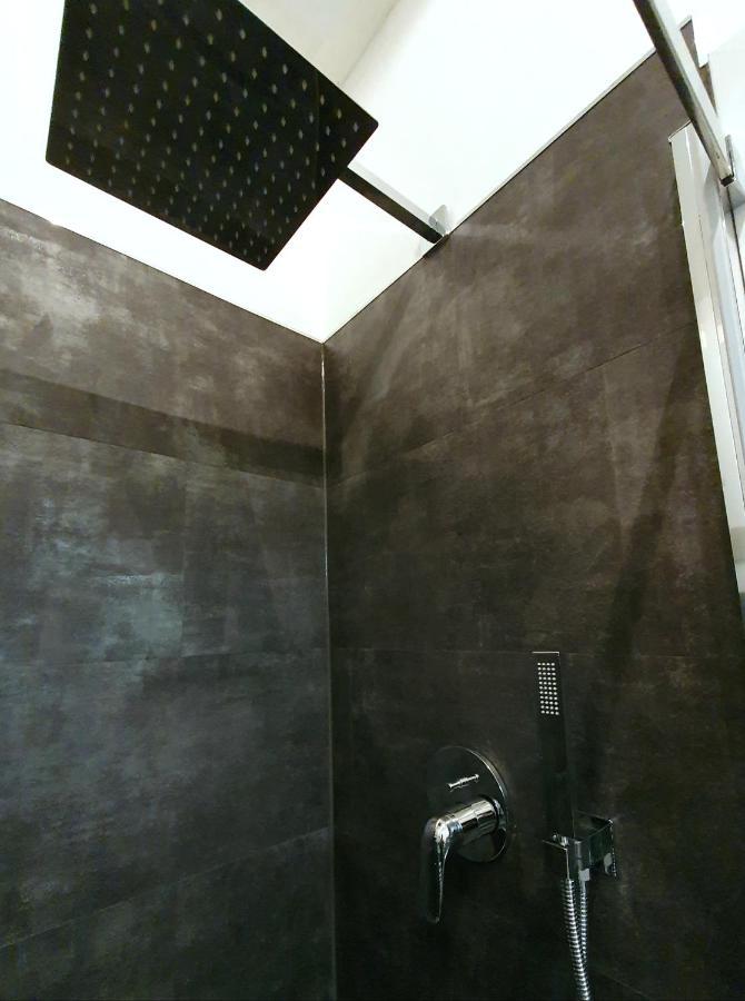 Moderne Wohlfuehloase Zentral In Seenaehe - Pillow Menu, 2 Stk 55" Smart Tvs, Netflix, Disneyplus Uvm Wetter  Extérieur photo