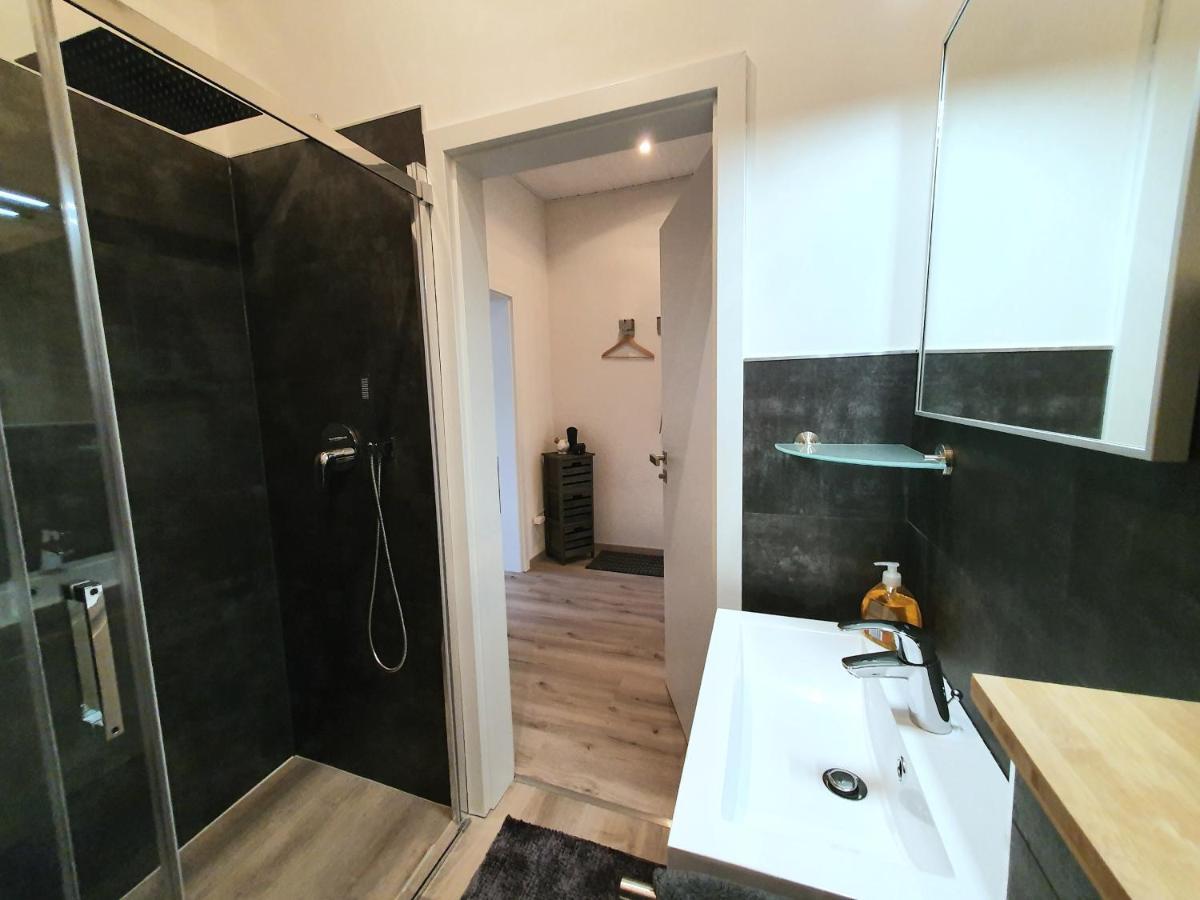 Moderne Wohlfuehloase Zentral In Seenaehe - Pillow Menu, 2 Stk 55" Smart Tvs, Netflix, Disneyplus Uvm Wetter  Extérieur photo